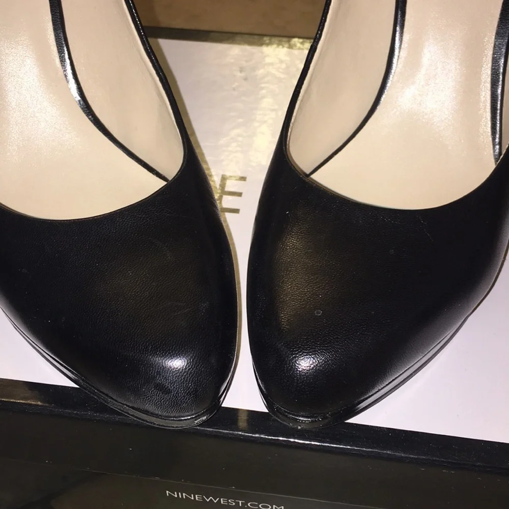 Nine West, Black. 8.5M